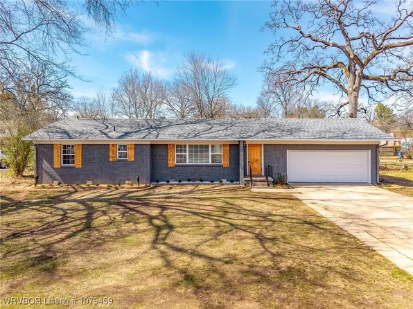 1105 N 50th St, Fort Smith, AR 72904