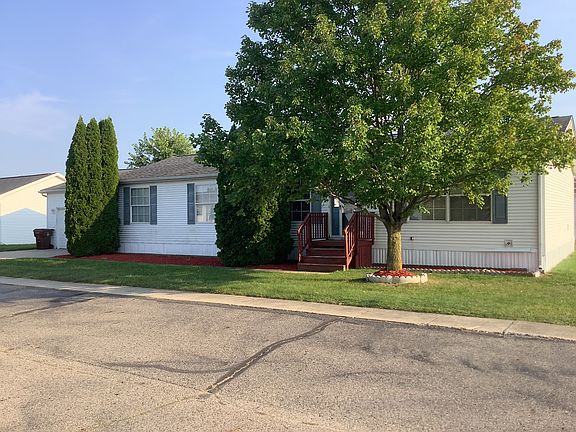 2nd image of 419 Birds Nest Ln #373
