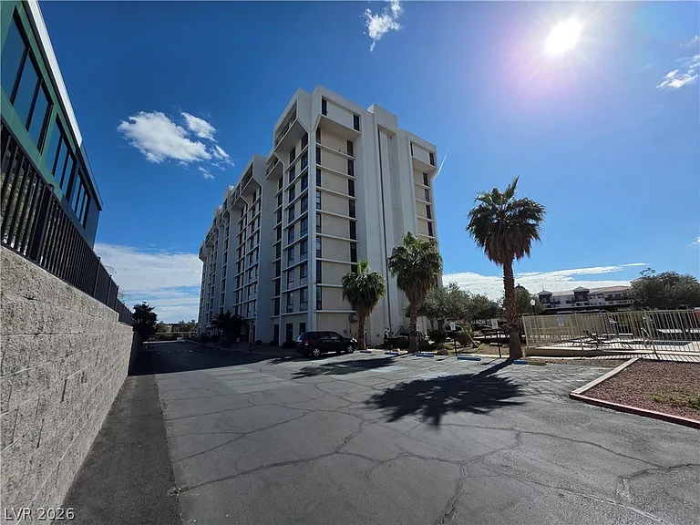 3930 University Center Dr #901 — Photo 2
