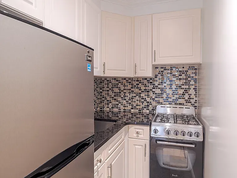 216 W 78th St #1E — Photo 10