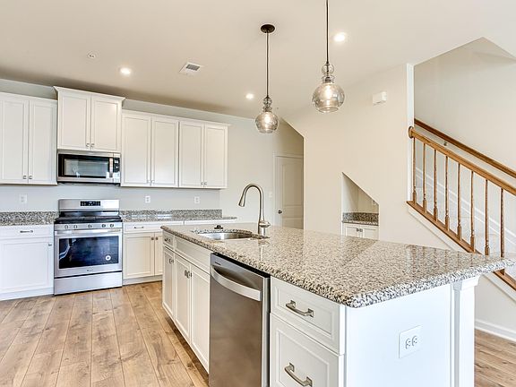 GORGEOUS TOP OF THE LINE KITCHEN.