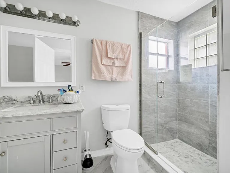 113 Madrid St — Photo 10