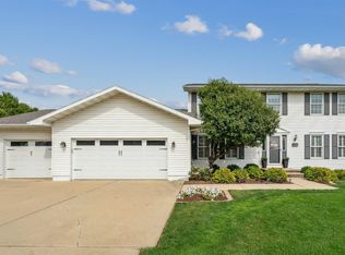 417 Primrose Dr, Hudson, IA 50643