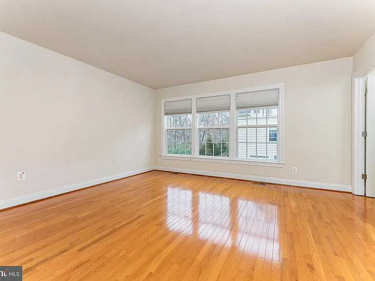8032 Reserve Way — Photo 18