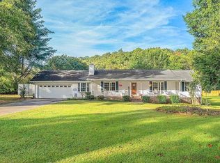 595 Avondale Dr, Rocky Face, GA 30740