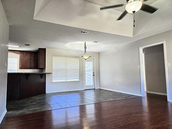 3rd image of 5647 Pasadena Way