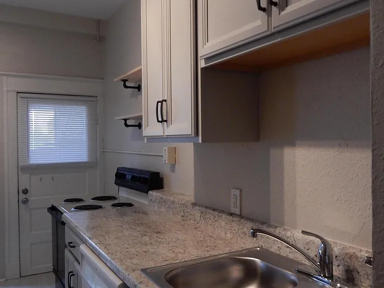 361 Elm Ave SW #2 — Photo 8