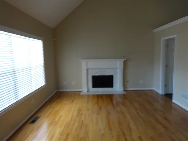 5966 Tate Dr — Photo 7