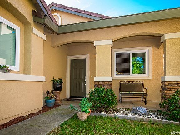 2nd image of 960 Garcia Dr