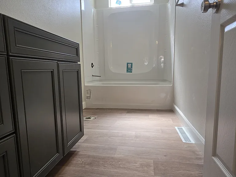 1340 Leonard Rd — Photo 11