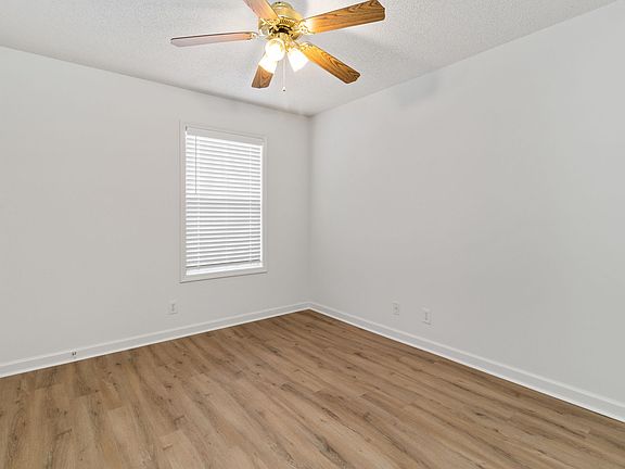 5th image of 1850 Waters Edge Dr APT C