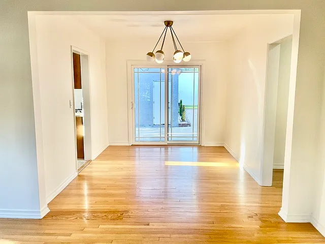 3 bed, 1242 sqft, $4,650 — Photo 3