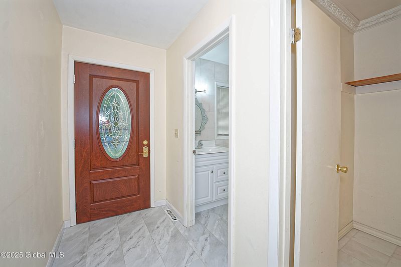 4th image of 69 Brenden Court