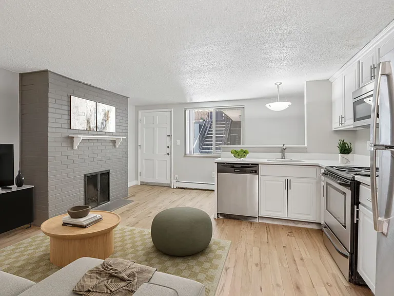 222 Logan — Photo 3