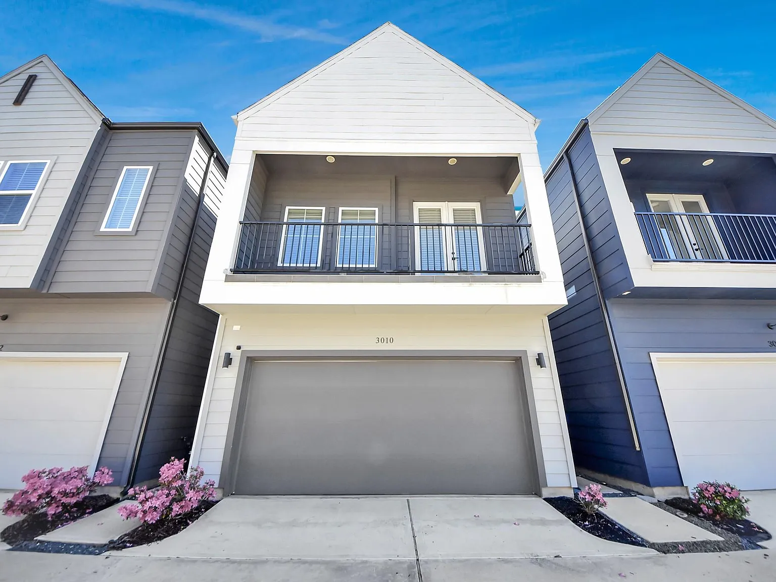 3 bed, 2.5 bath, 1570 sqft, $2,500 — Photo 4