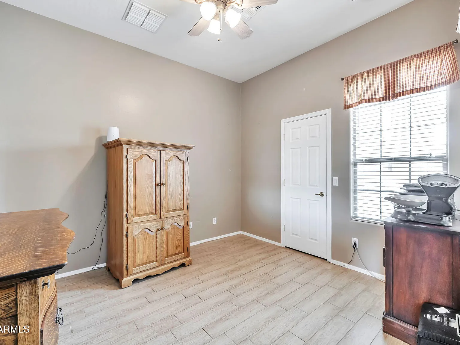 4 bed, 2.0 bath, 2628 sqft, $3,000 — Photo 4