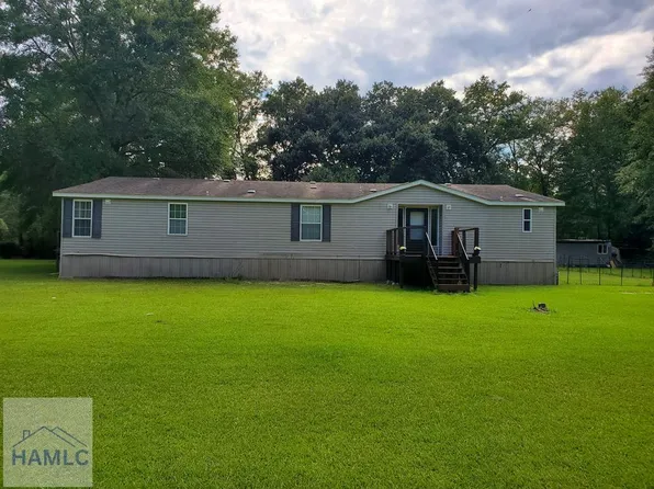 31 Neil St NE, Ludowici, GA 31316