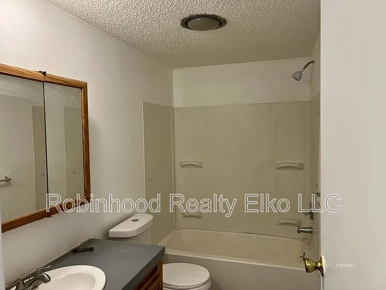 1006 Cedar St — Photo 26