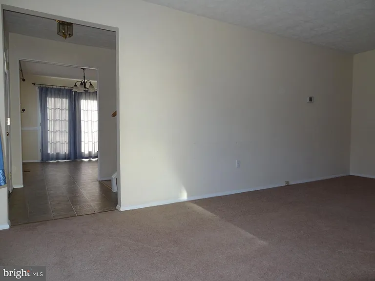 2074 Lake Grove Ln — Photo 14