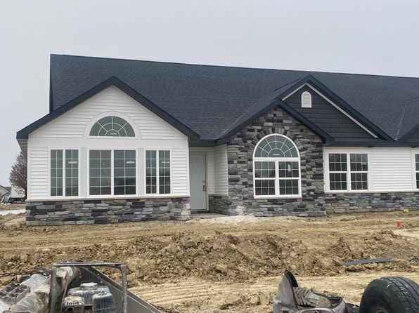 5432 Fountain Dr #120D, Crown Point, IN 46307