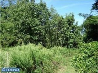 2155 Buttonwood Ln, Huntingdon Valley, PA 19006