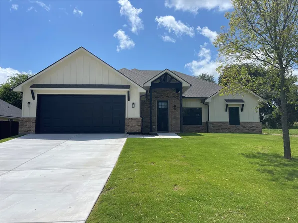 2409 Christine Dr, Granbury, TX 76048