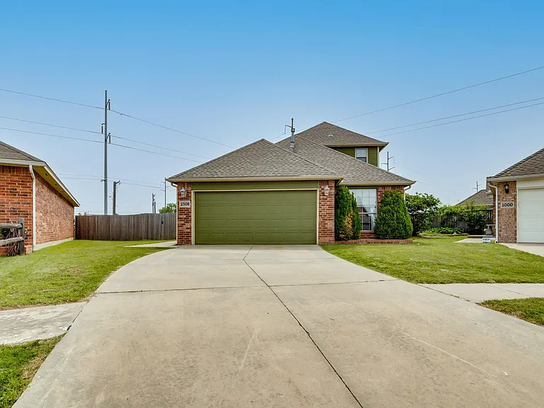 2508 Tyler Ln — Photo 5