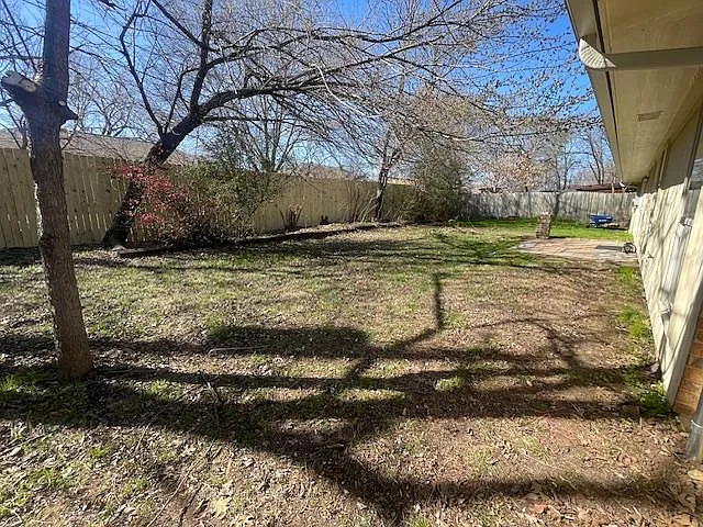 605 N Avenue D — Photo 2