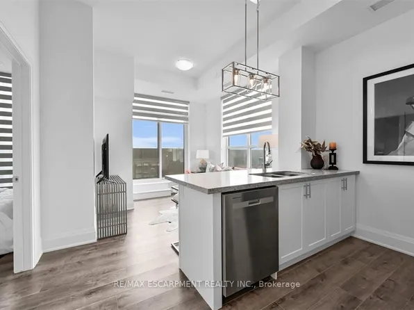470 Dundas St E, Hamilton, ON