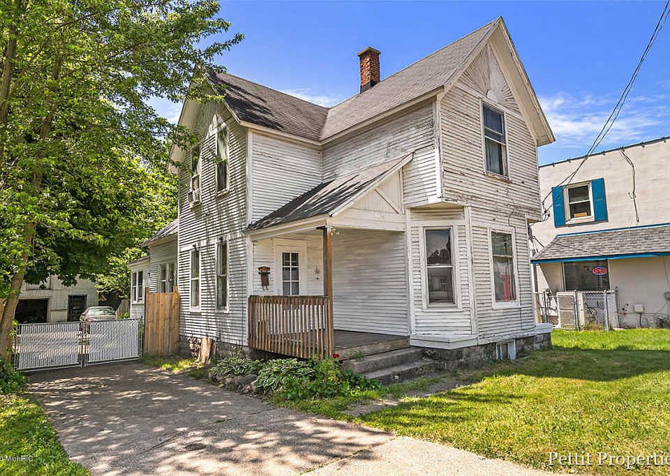 1st image of 1124 Burton St SW
