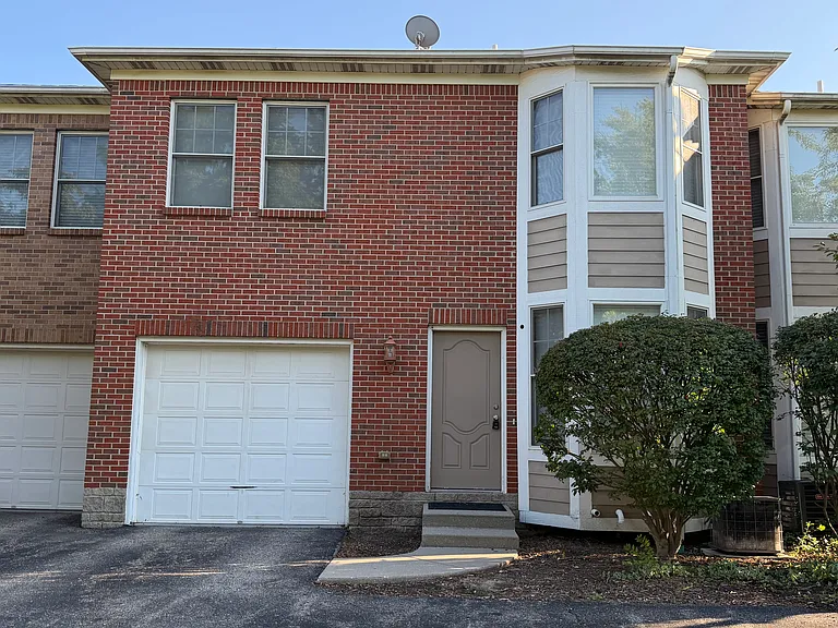 2122 Clinton St — Photo 45