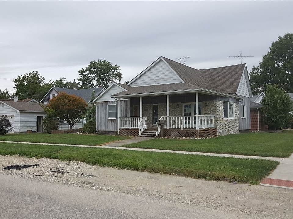 1st image of 289 C St NE