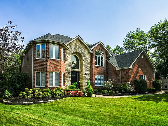 3rd image of 13701 Oak Tree Ln