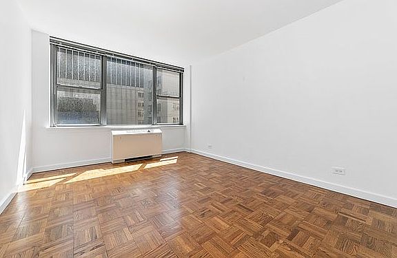 4th image of 155 E 55th St APT 9G
