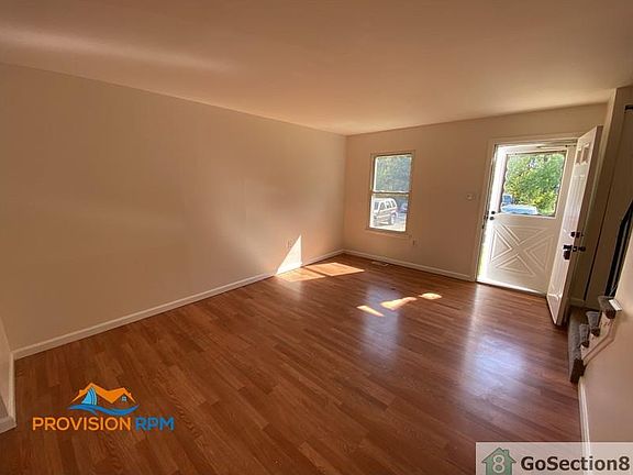 4th image of 8222 Marlton Ct
