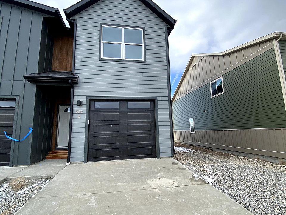 1st image of 207 13th St #D