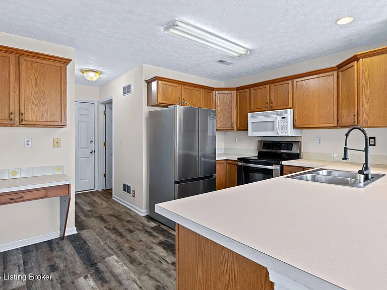 5001 Middlesex Dr — Photo 5
