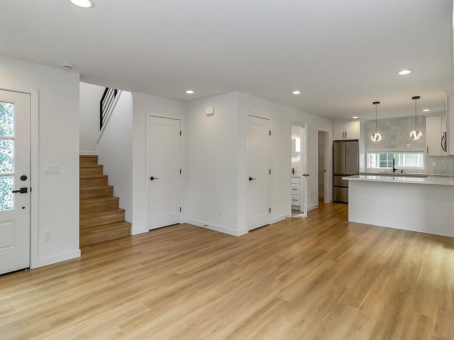 2 bed, 950 sqft, $2,895 — Photo 2