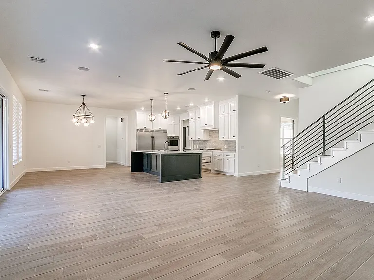 4405 Las Colinas Ln — Photo 8