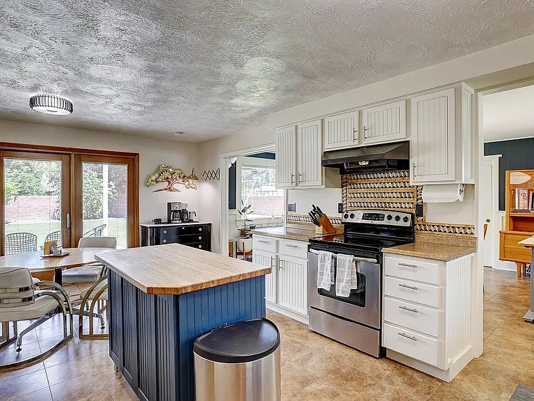 6712 W Hummel Dr — Photo 9