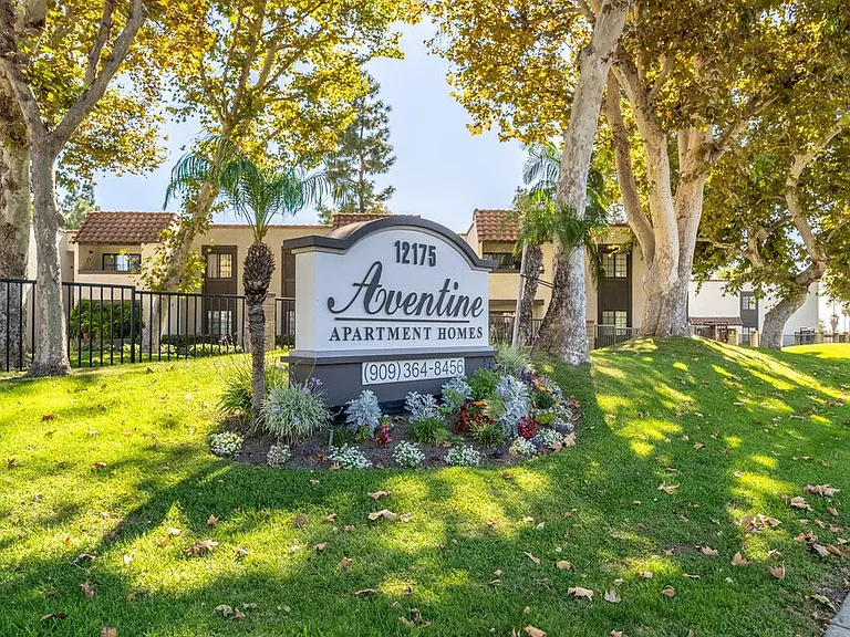 Aventine Apartment Homes — Photo 8