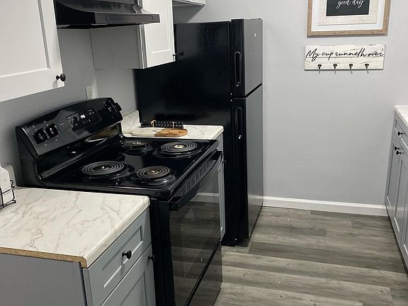 5th image of 4210 Greenwood Ln #416