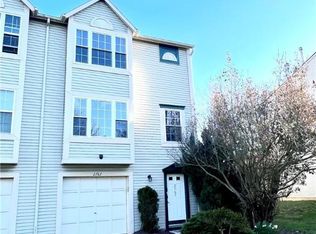 2767 Red Oak Cir, Bethlehem, PA 18017