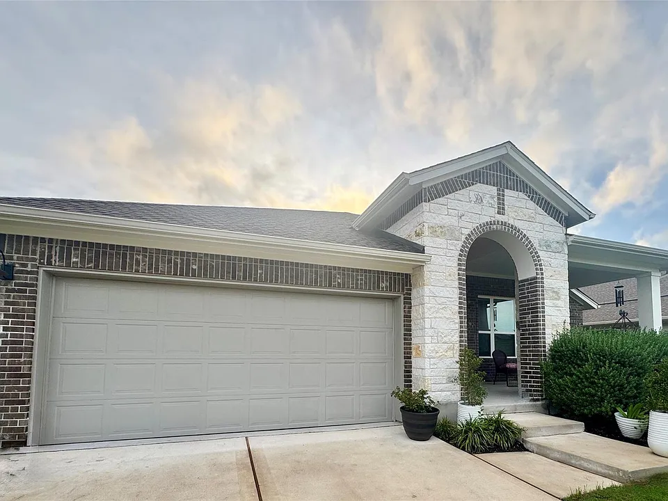 142 Willamette Way