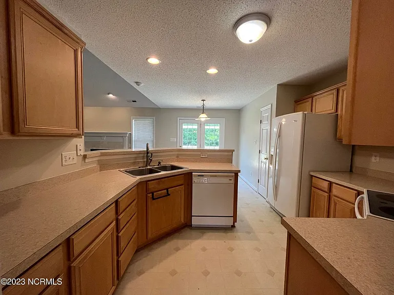 337 Foster Creek Rd — Photo 10