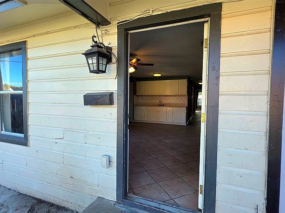 3rd image of 1417 College St