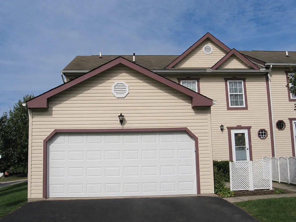 2024 Arbor Ridge Ct