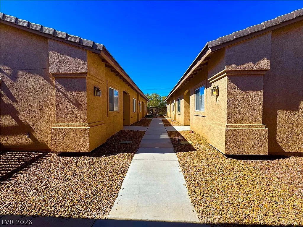 2 bed, 2.0 bath, 3996 sqft, $1,150 — Photo 1