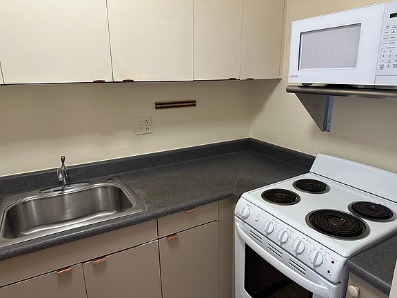 4th image of 1560 Thurston Ave APT 304