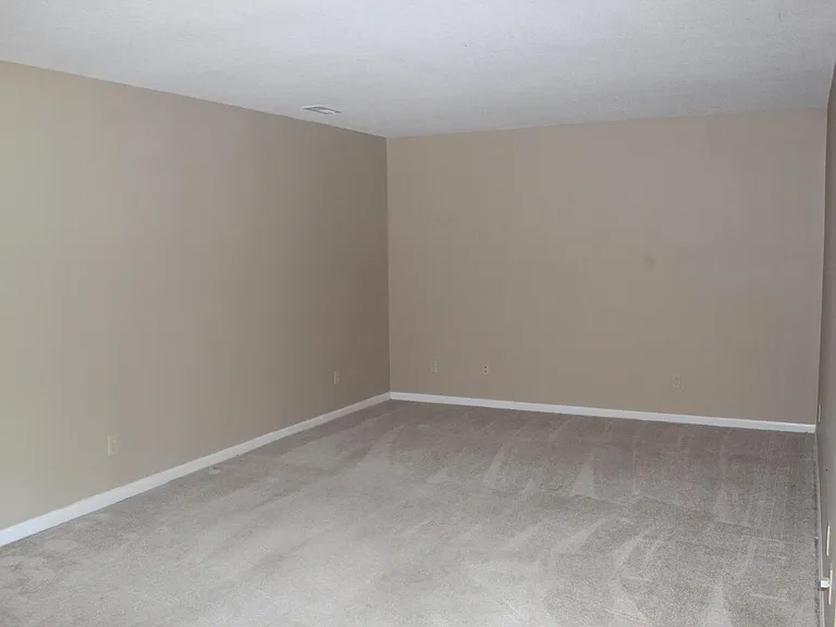 2699 Debbie Ln — Photo 9